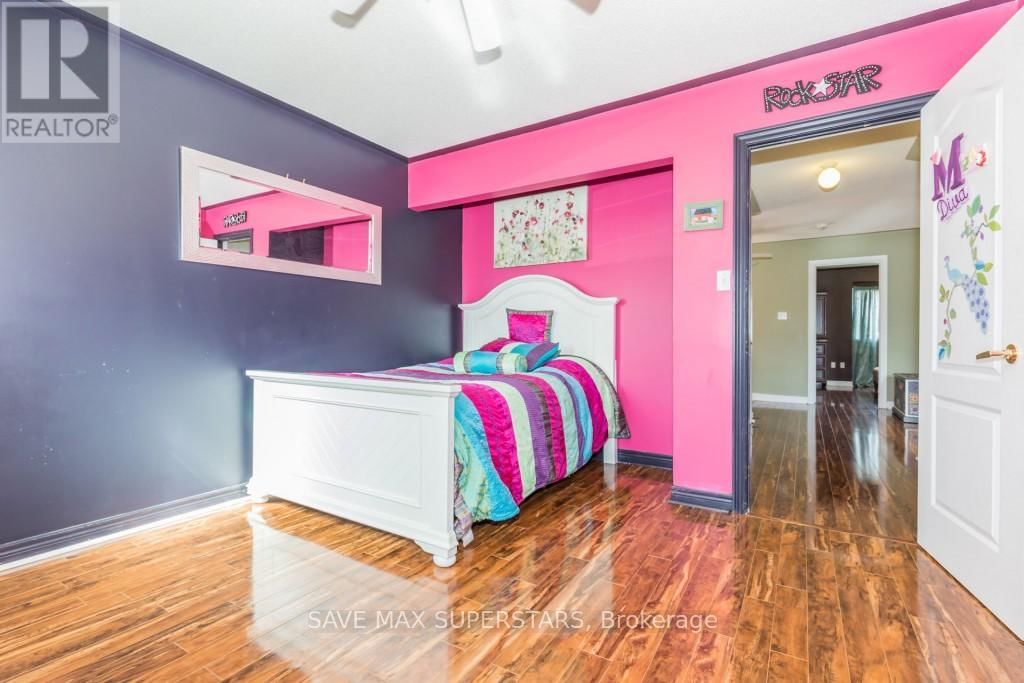 Upper - 12 STABLE GATE Image 7