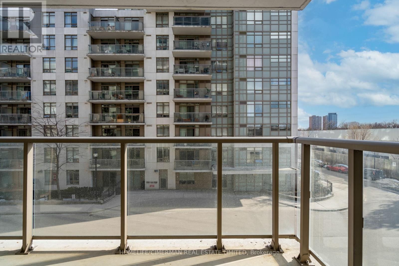 316 - 816 LANSDOWNE AVENUE Image 27