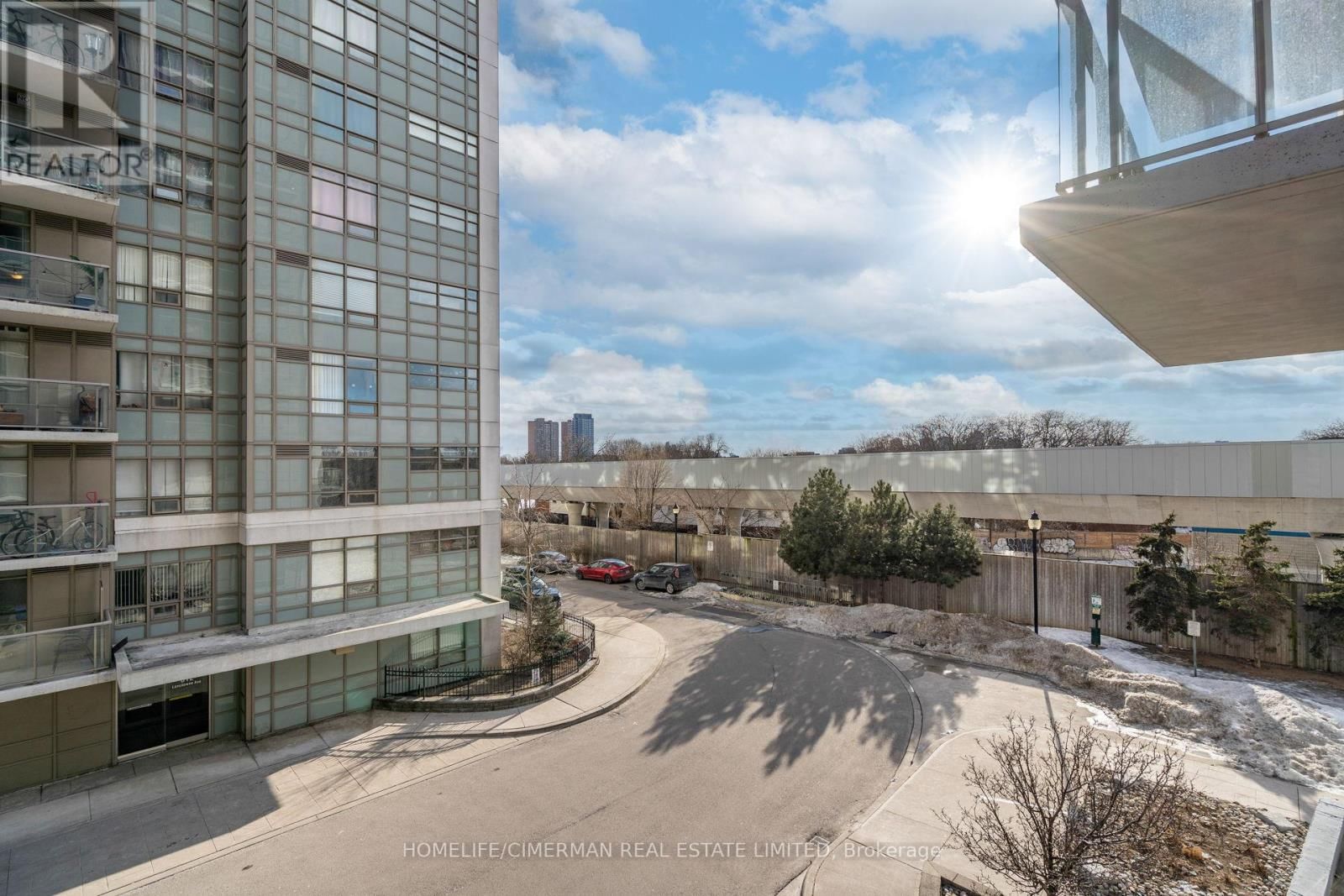 316 - 816 LANSDOWNE AVENUE Image 31