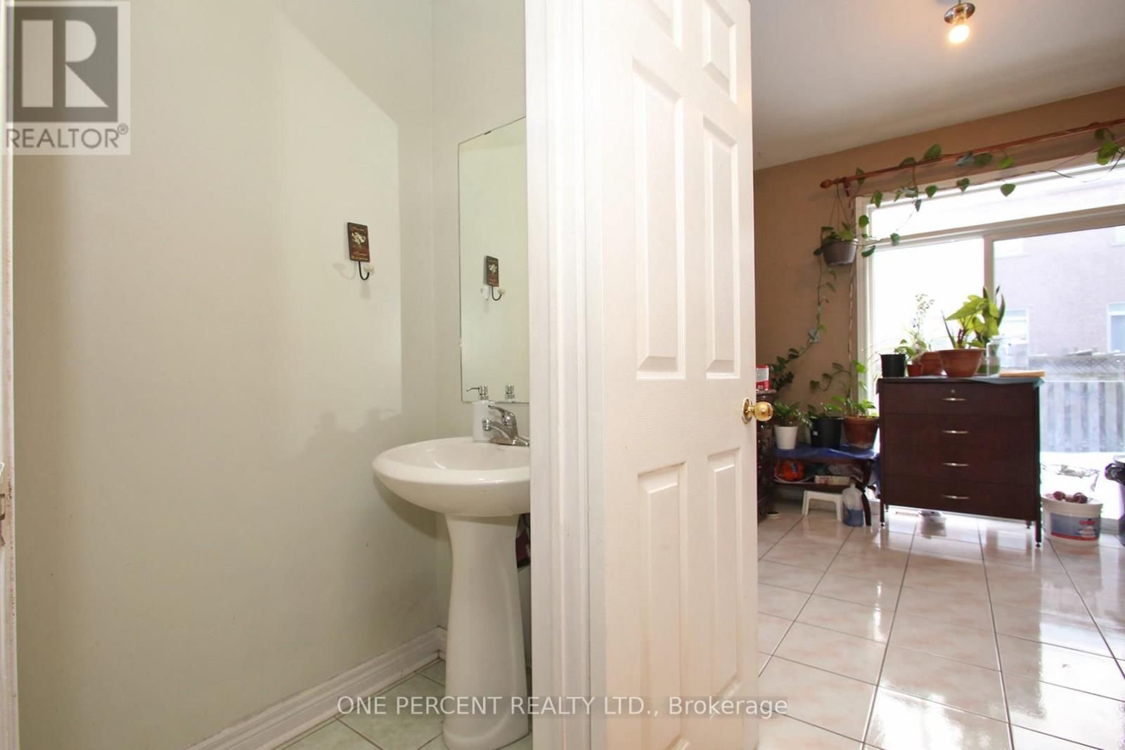 15 MARTREE CRESCENT Image 14