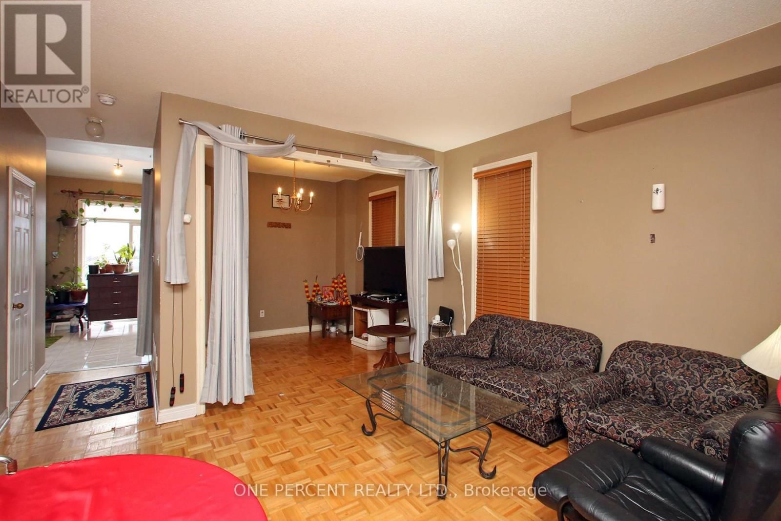 15 MARTREE CRESCENT Image 2