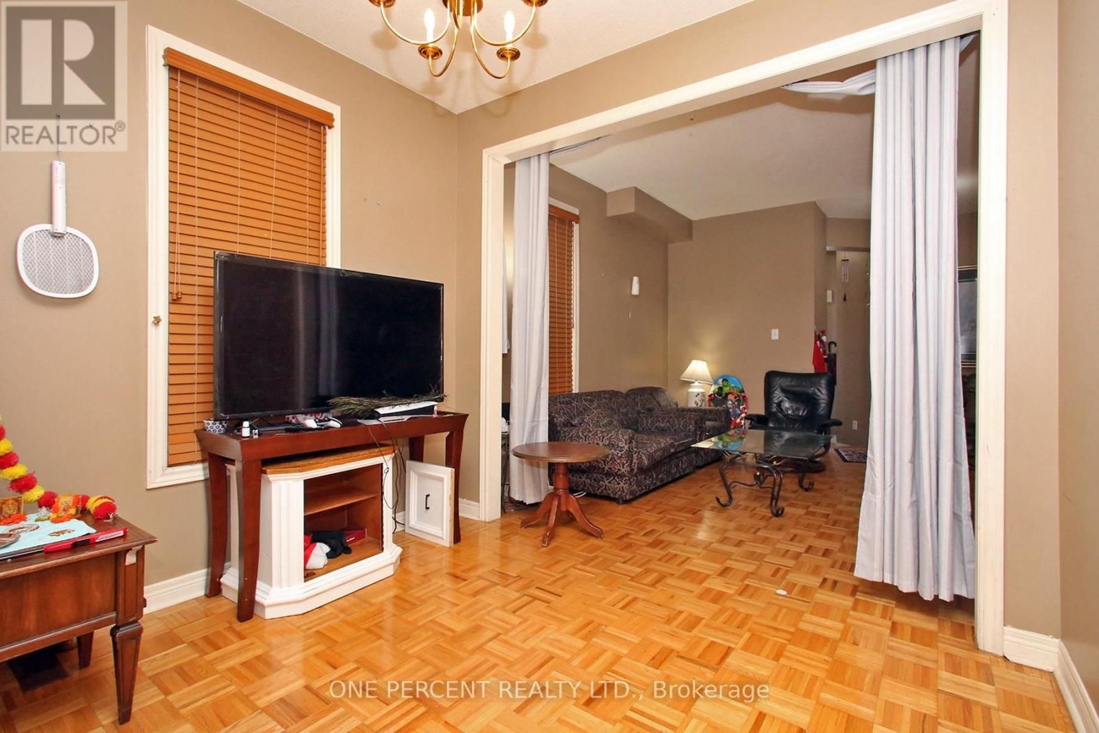 15 MARTREE CRESCENT Image 5