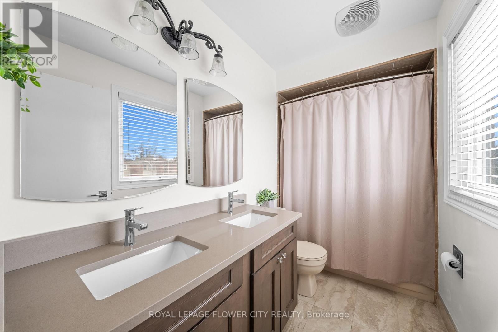 60 NEWGREEN CRESCENT Image 26