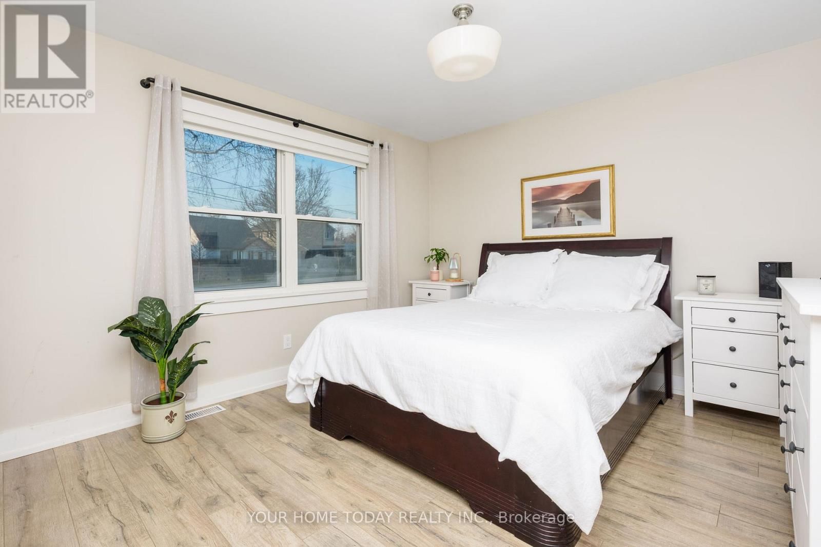 29 NORMANDY BOULEVARD Image 12