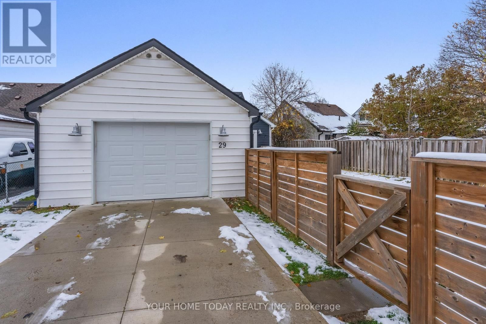 29 NORMANDY BOULEVARD Image 26