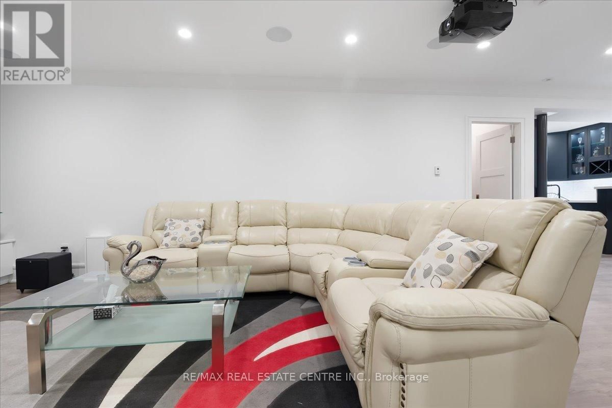 64 AVIEMORE DRIVE Image 40