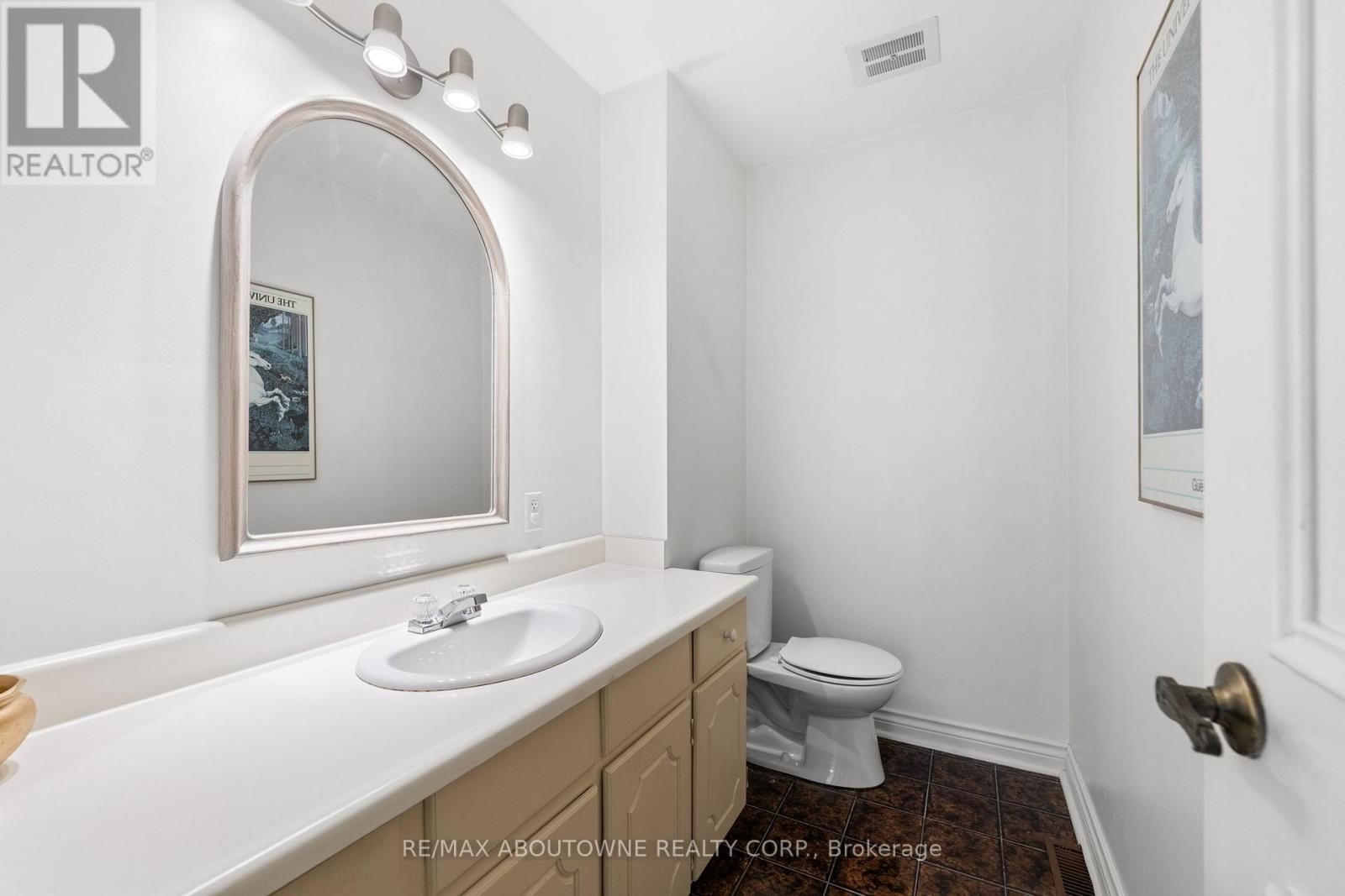 20 ARKENDO DRIVE Image 10