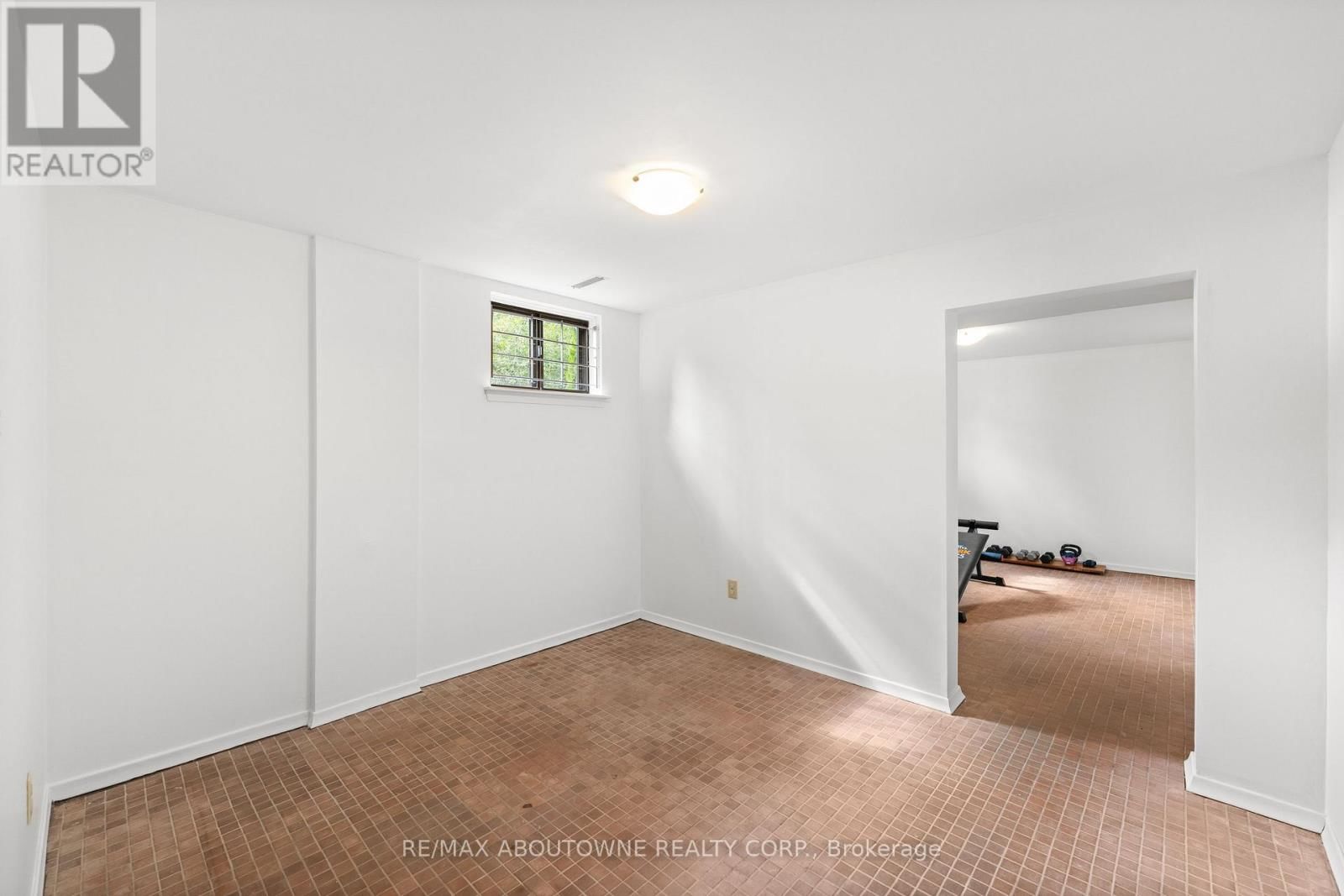 20 ARKENDO DRIVE Image 29