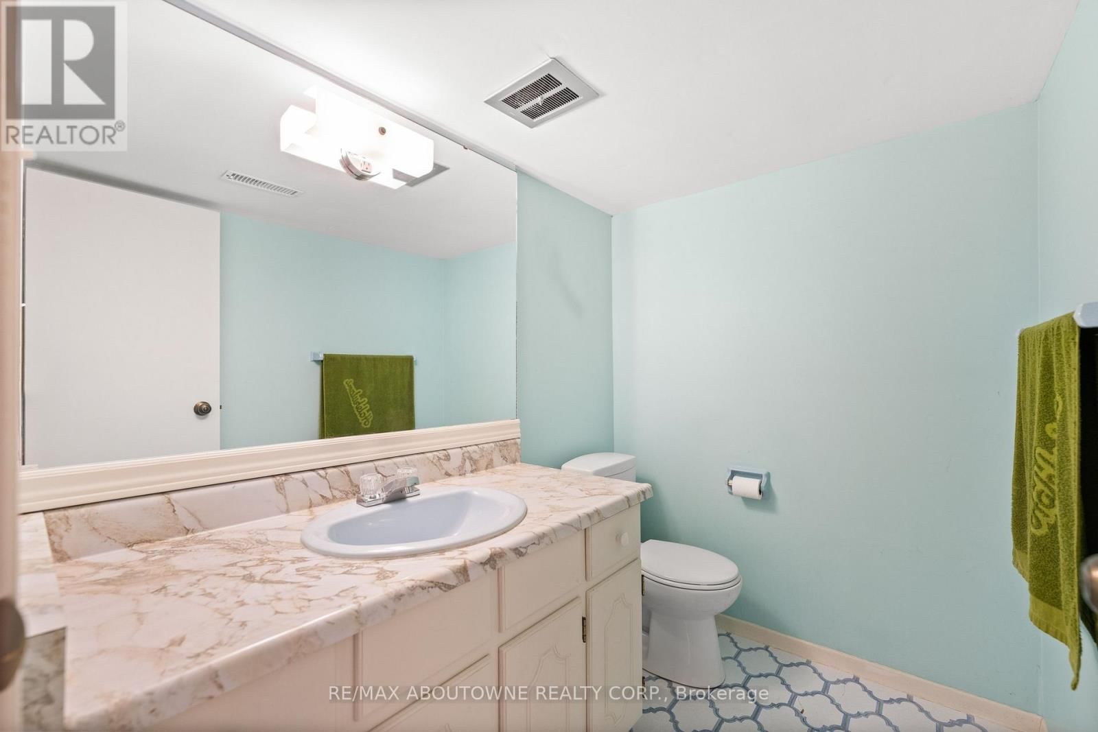 20 ARKENDO DRIVE Image 31