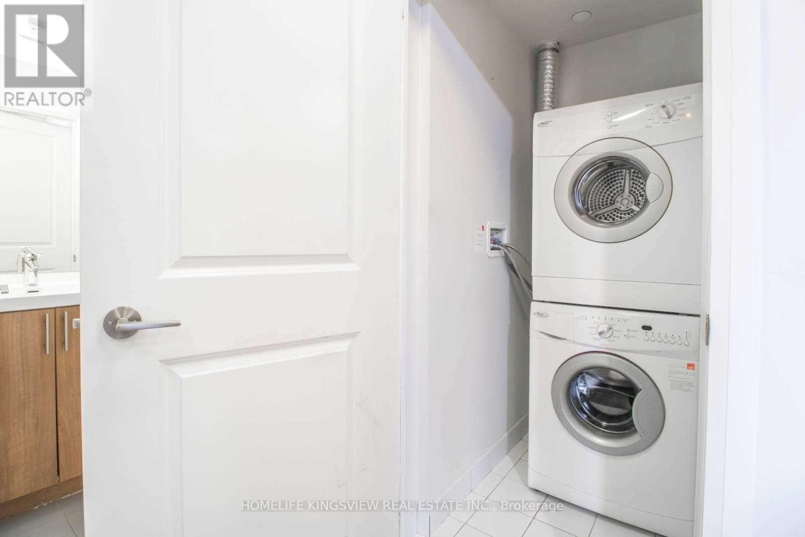 2406 - 6 EVA ROAD Image 19