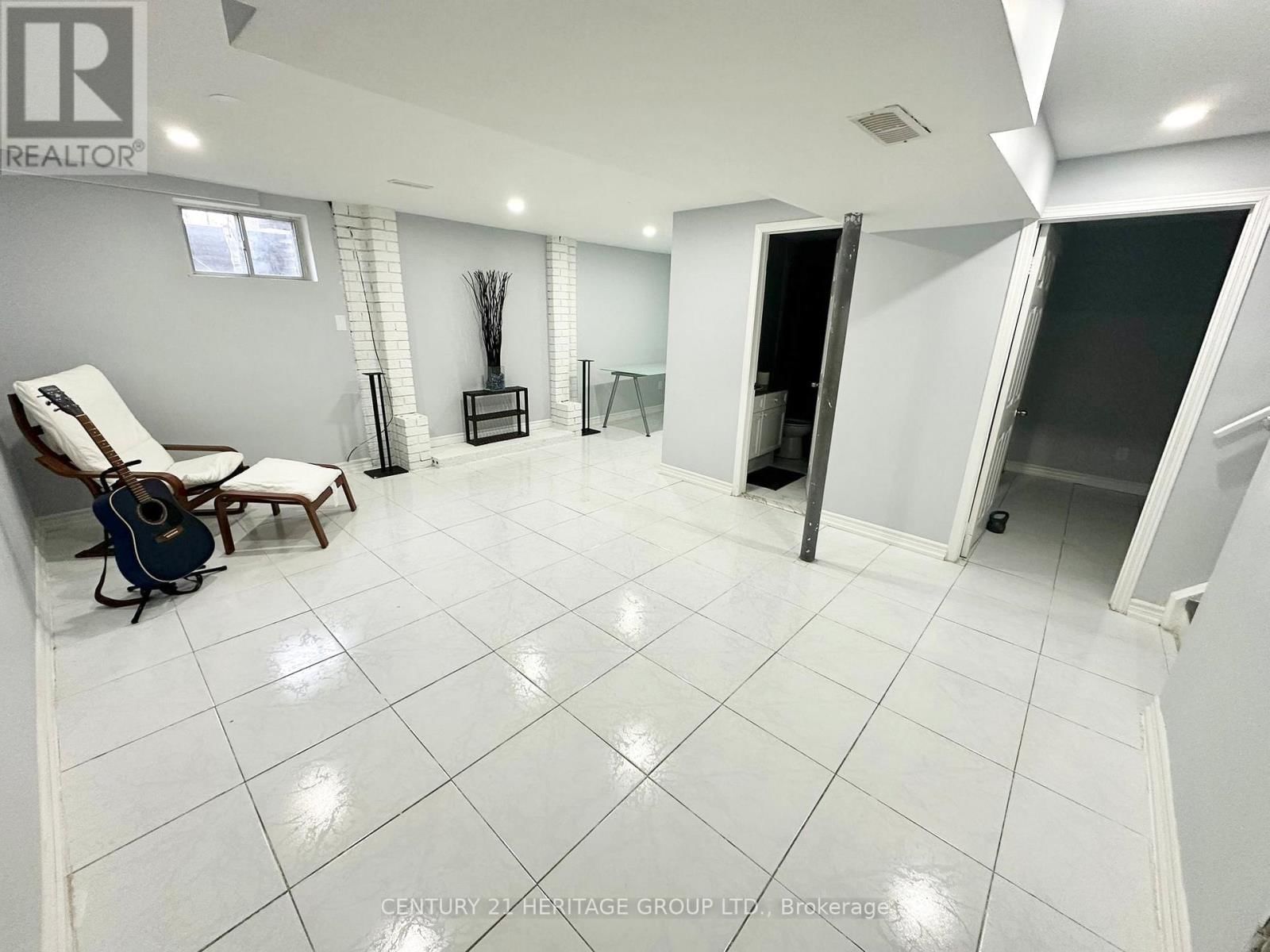 Lower - 32 HISTON CRESCENT Image 4