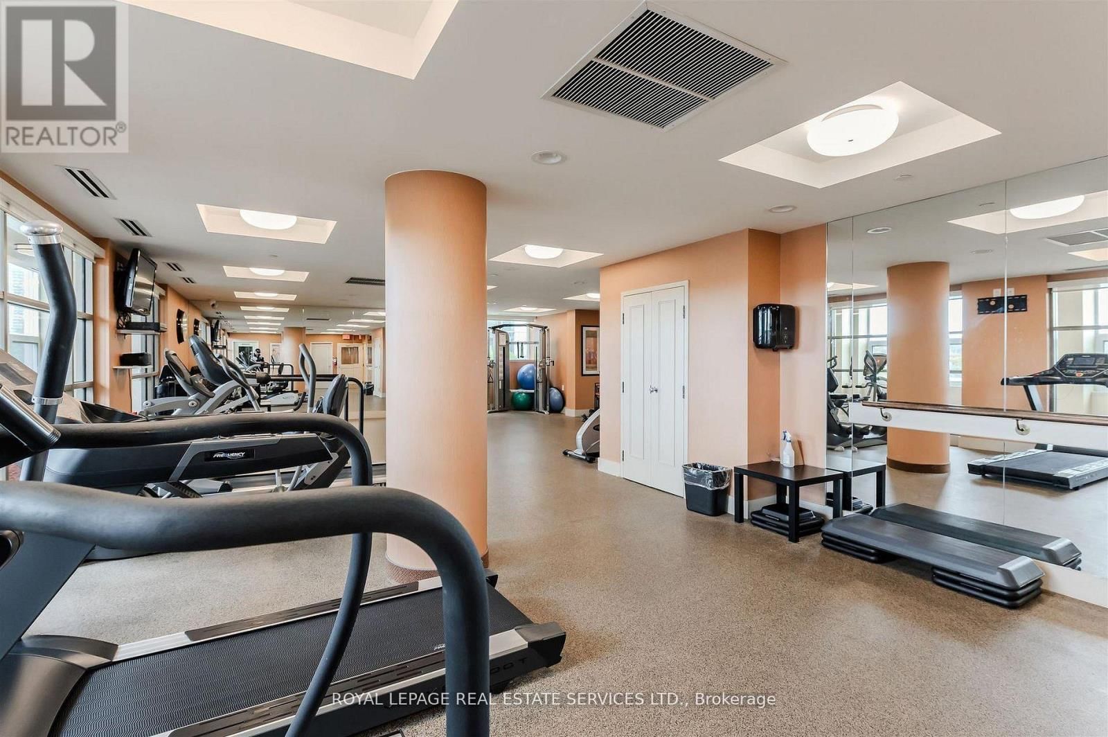 1109 - 3 MARINE PARADE DRIVE Image 35