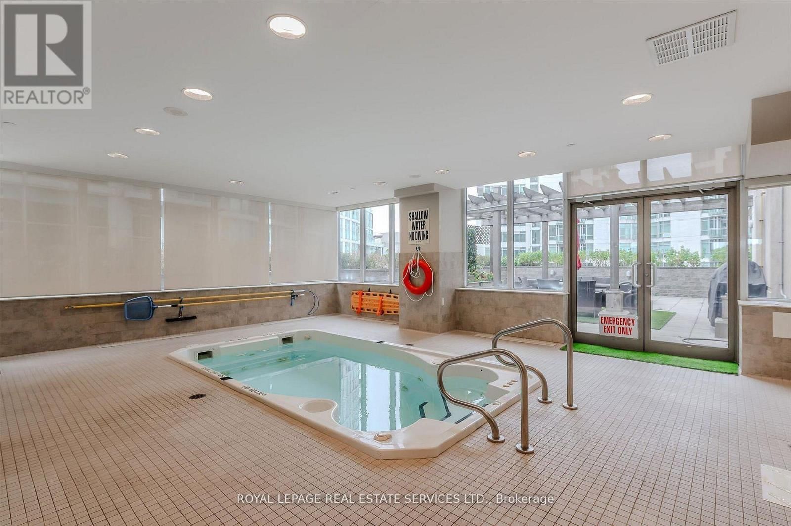 1109 - 3 MARINE PARADE DRIVE Image 37