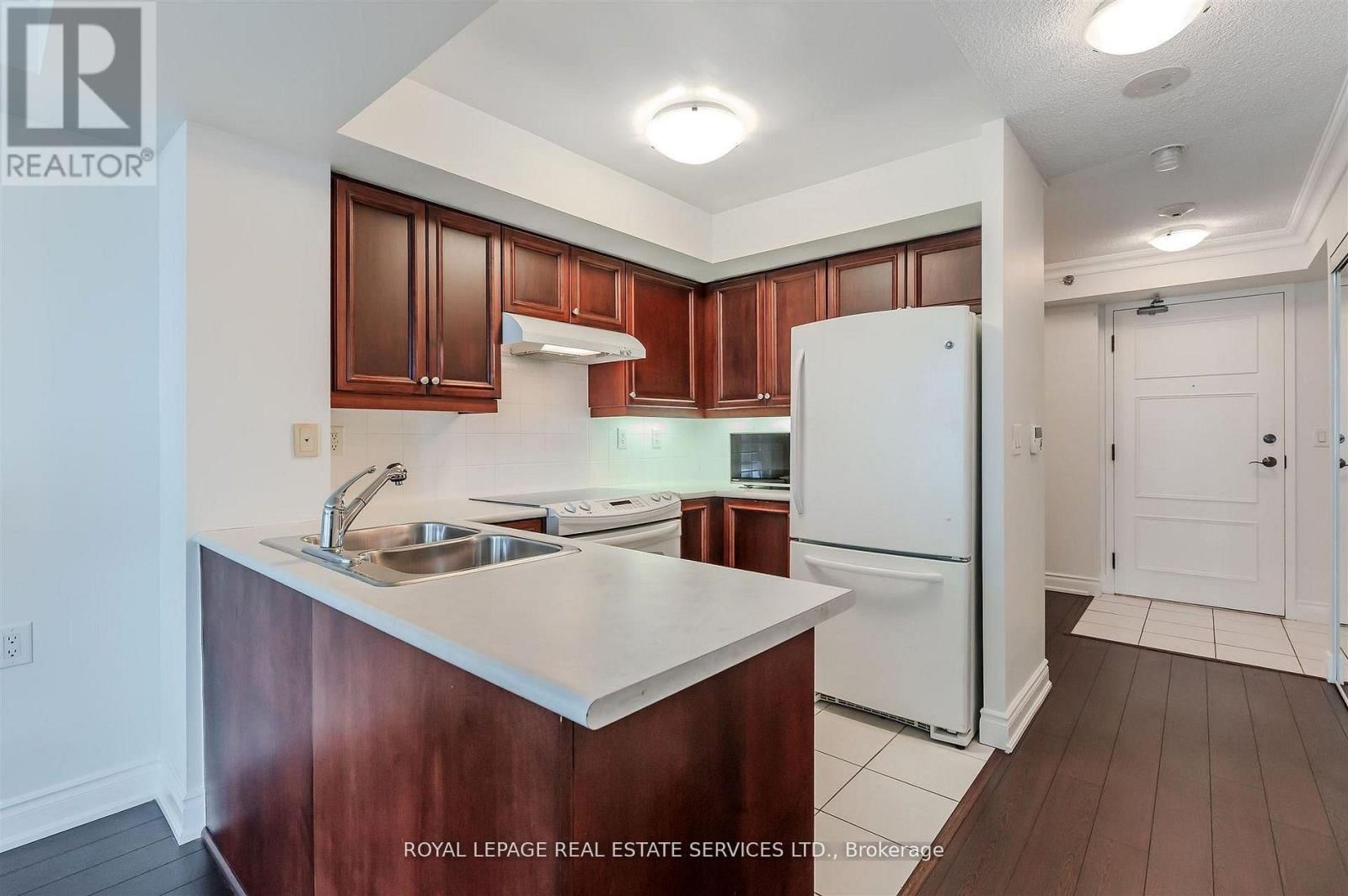 1109 - 3 MARINE PARADE DRIVE Image 7