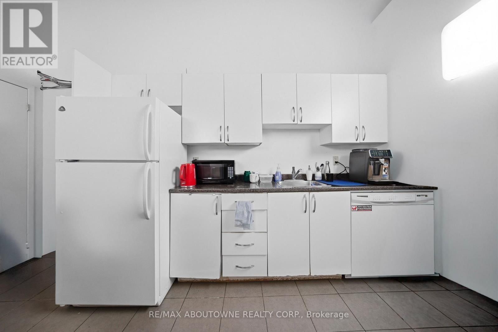 31 - 775 PACIFIC ROAD Image 23