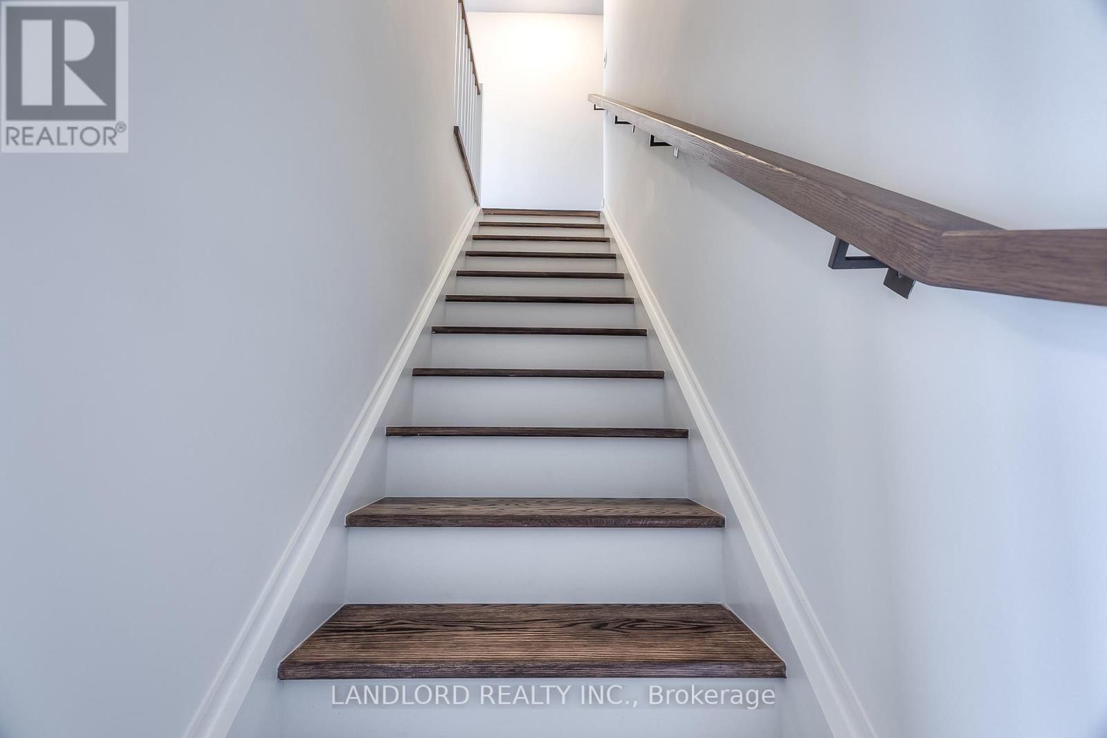 105 - 15 MARYPORT AVE STREET Image 12