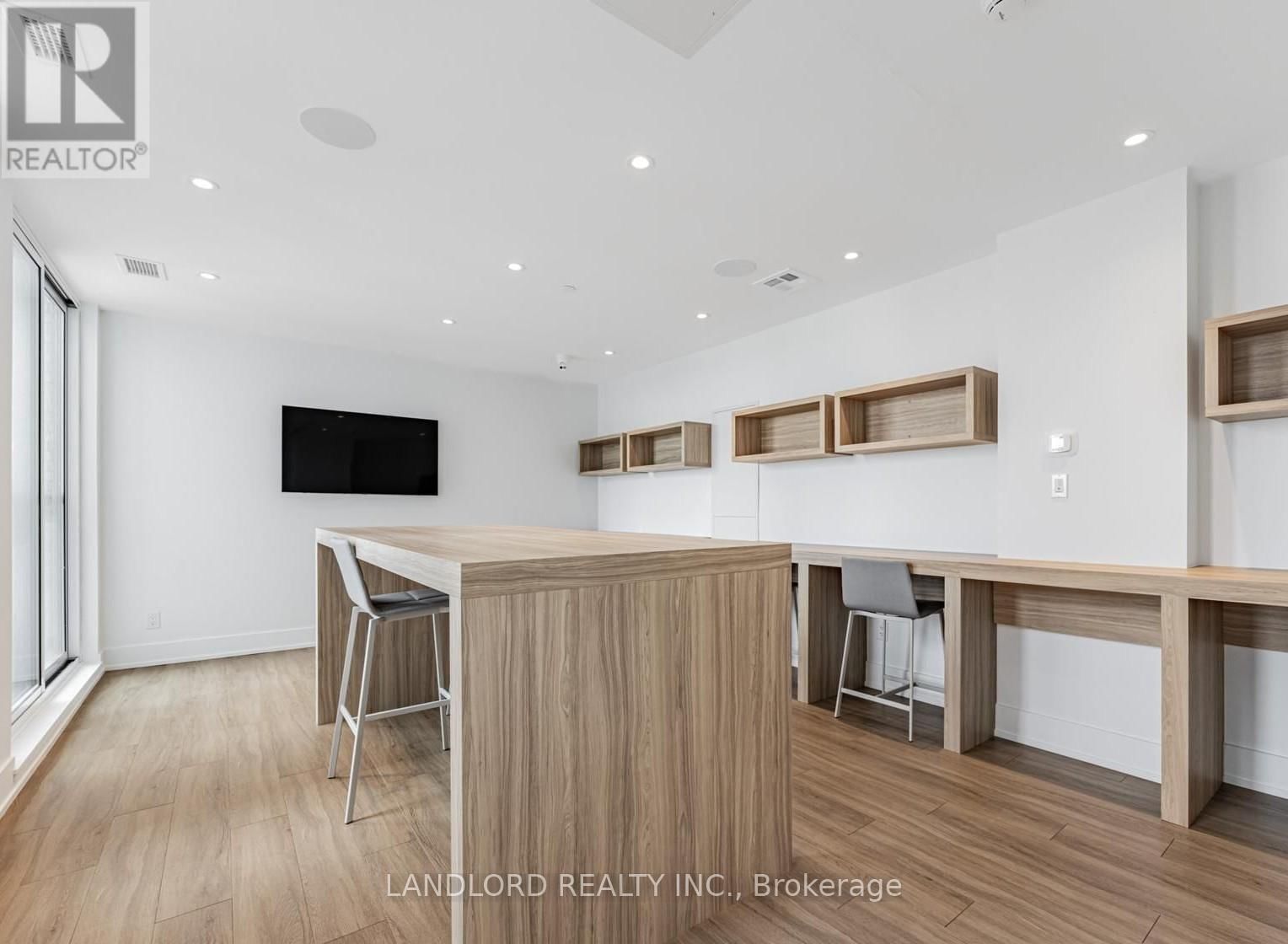 105 - 15 MARYPORT AVE STREET Image 33