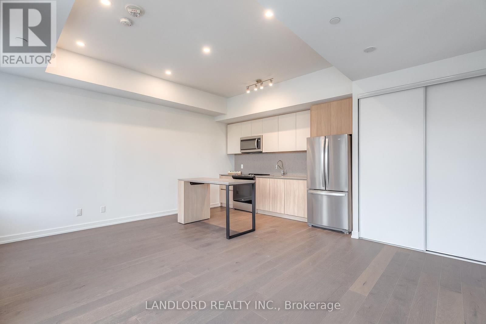 105 - 15 MARYPORT AVE STREET Image 6