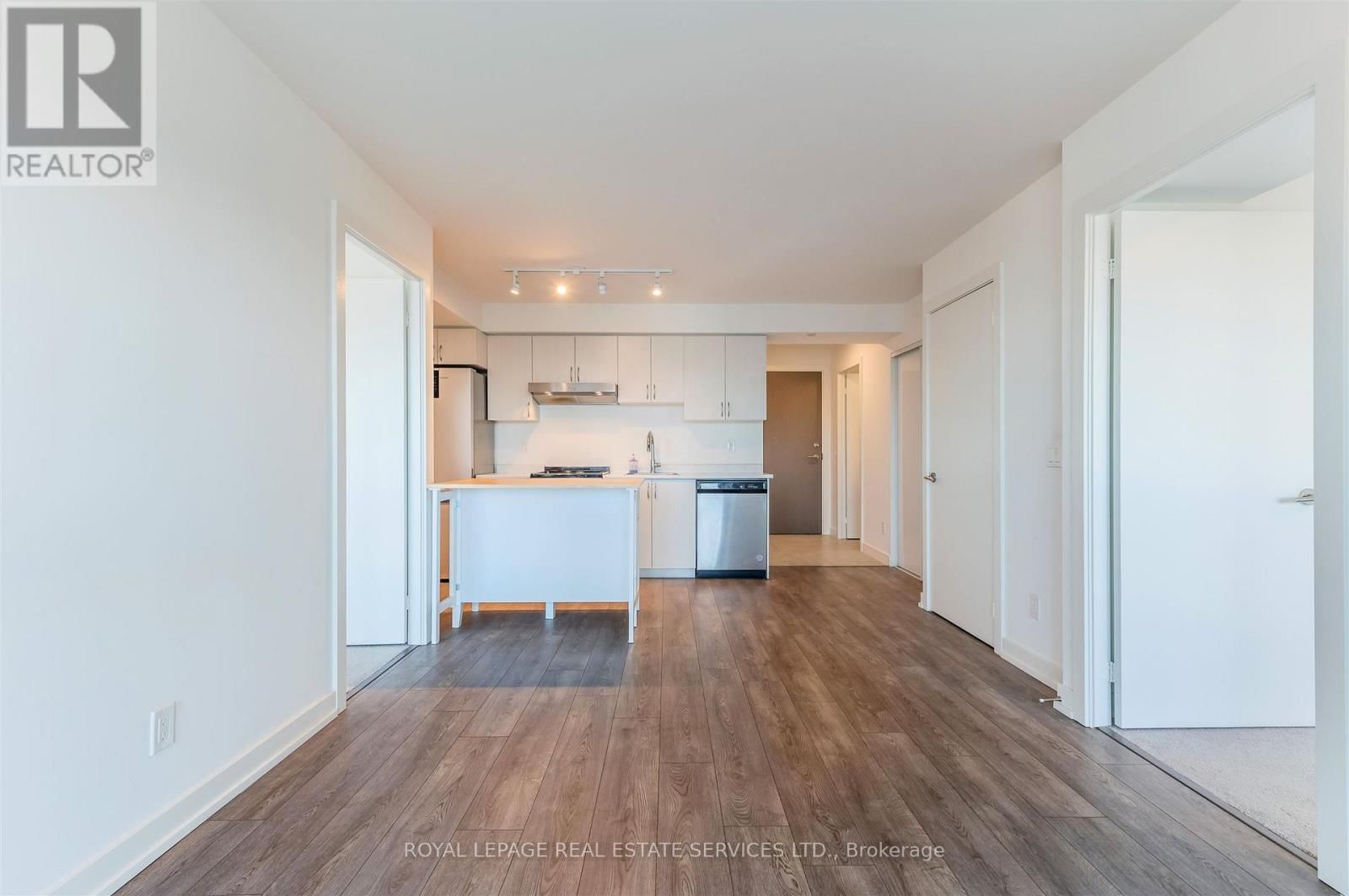 1907 - 10 WILBY CRESCENT Image 14