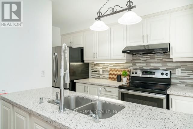 7438 MAGISTRATE TERRACE Image 32