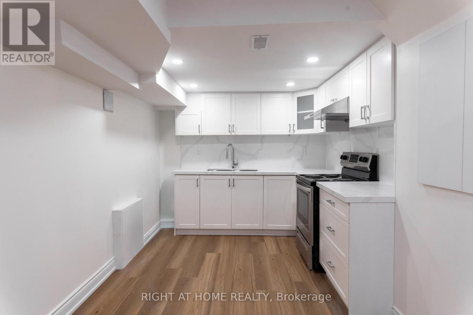 Lower - 58 LOCKHEED CRESCENT Image 4