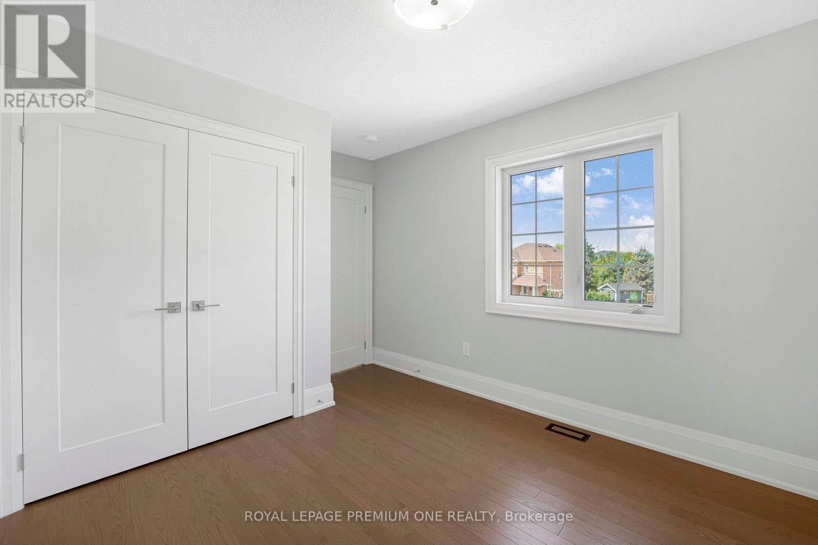 8 JACK KENNY COURT Image 27