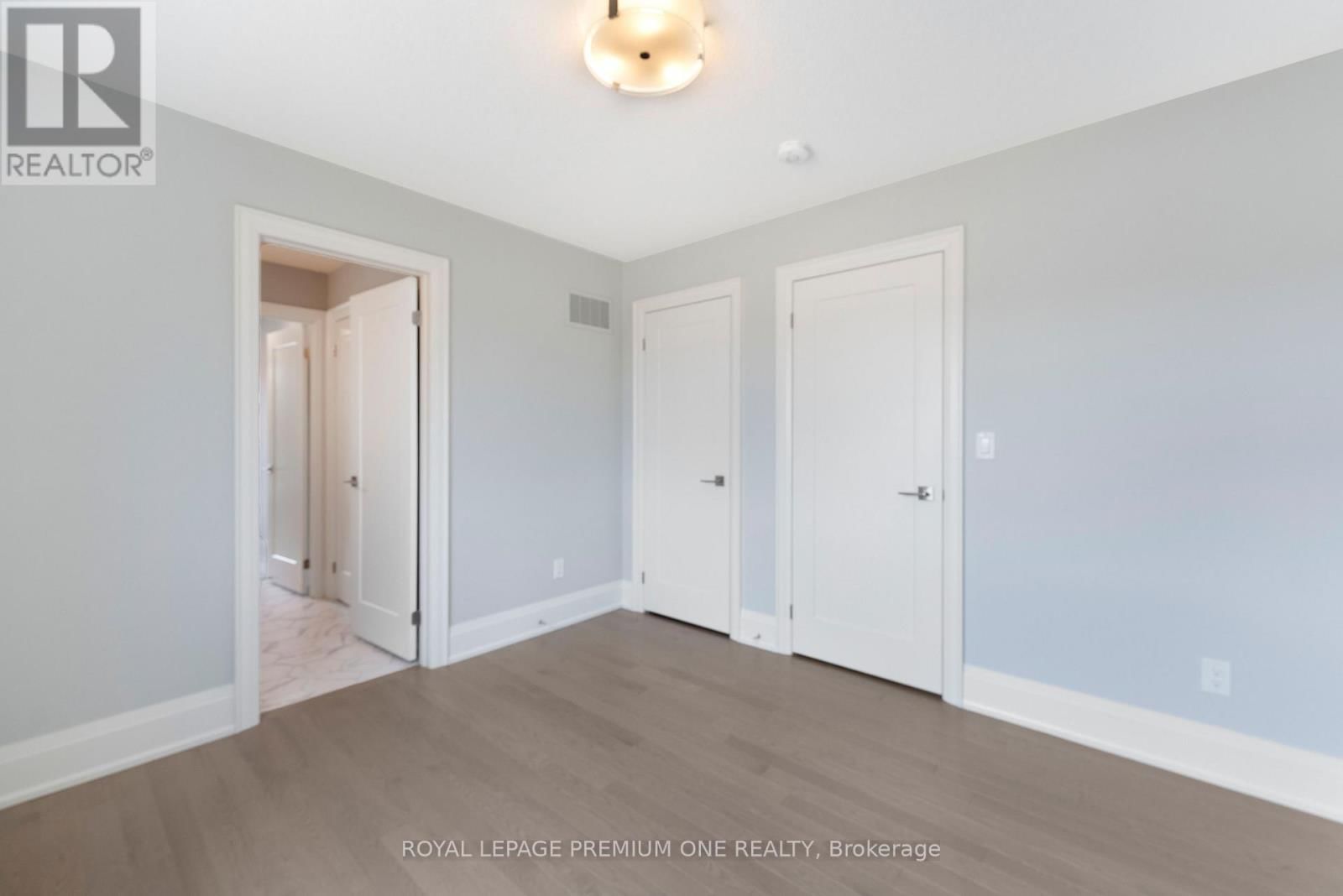 8 JACK KENNY COURT Image 32