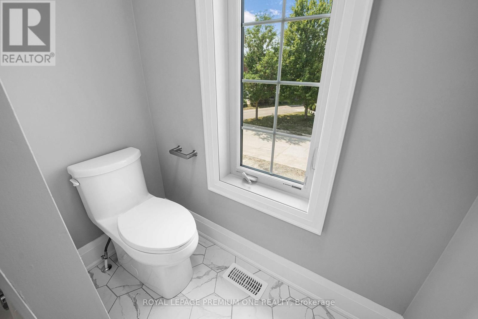 8 JACK KENNY COURT Image 35