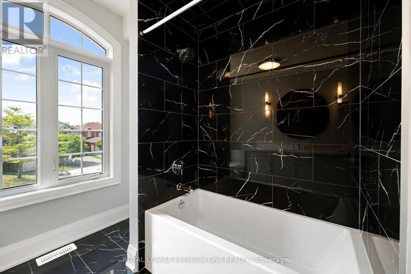 8 JACK KENNY COURT Image 38