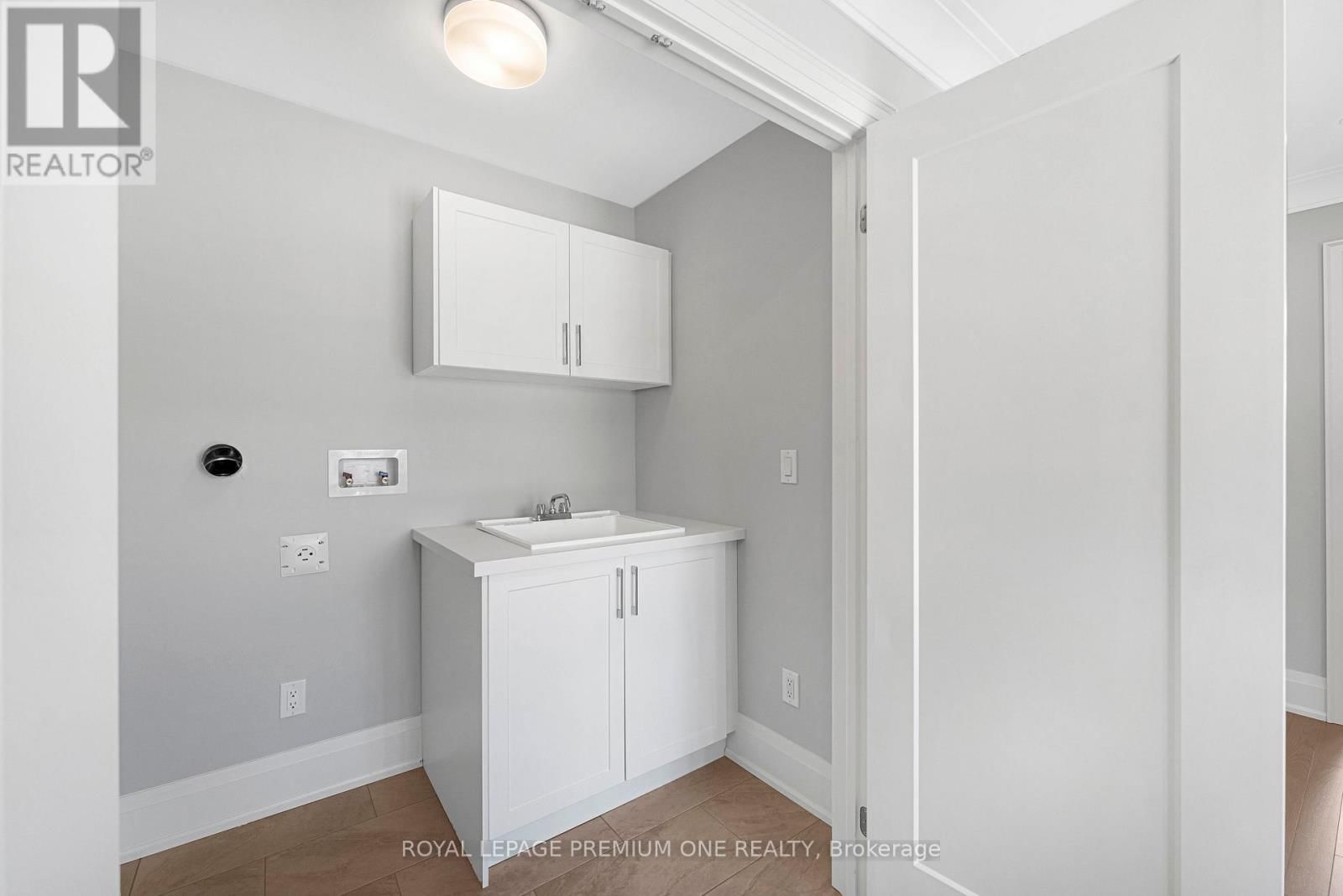 8 JACK KENNY COURT Image 40