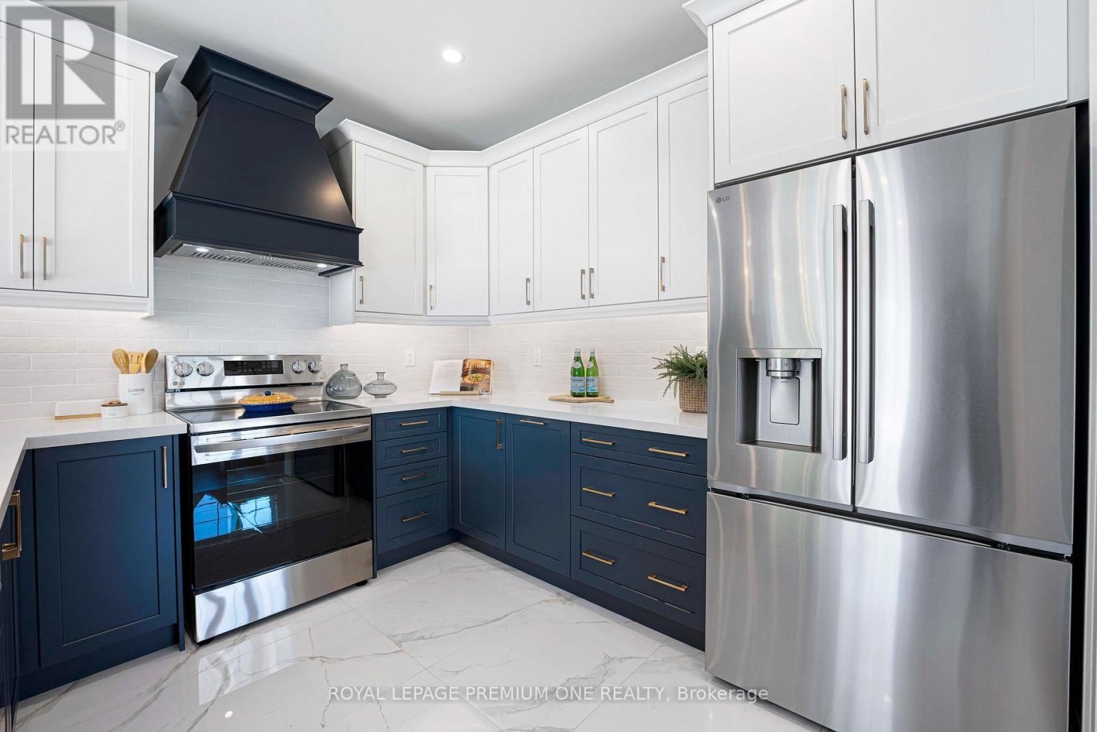 8 JACK KENNY COURT Image 7