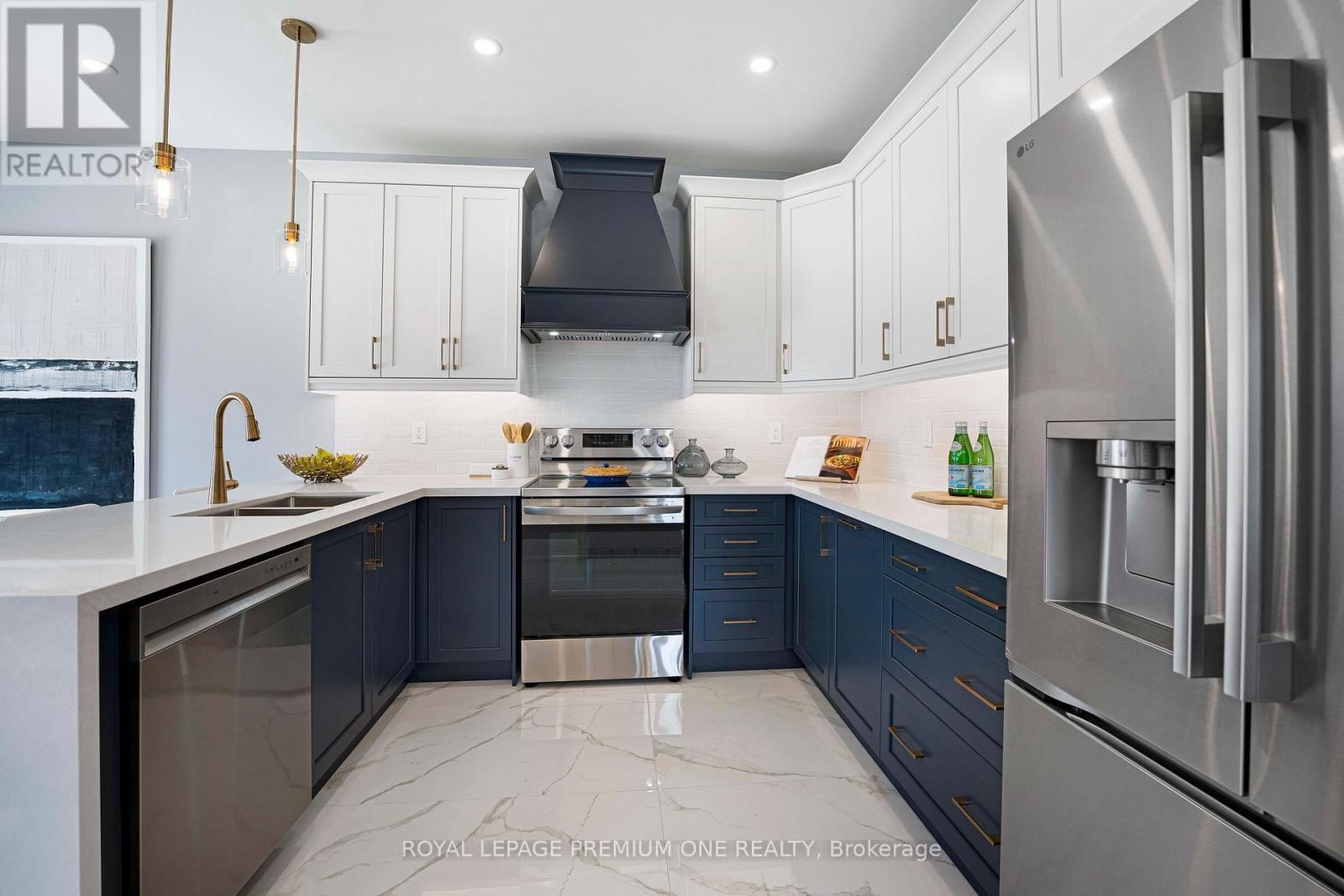 8 JACK KENNY COURT Image 8