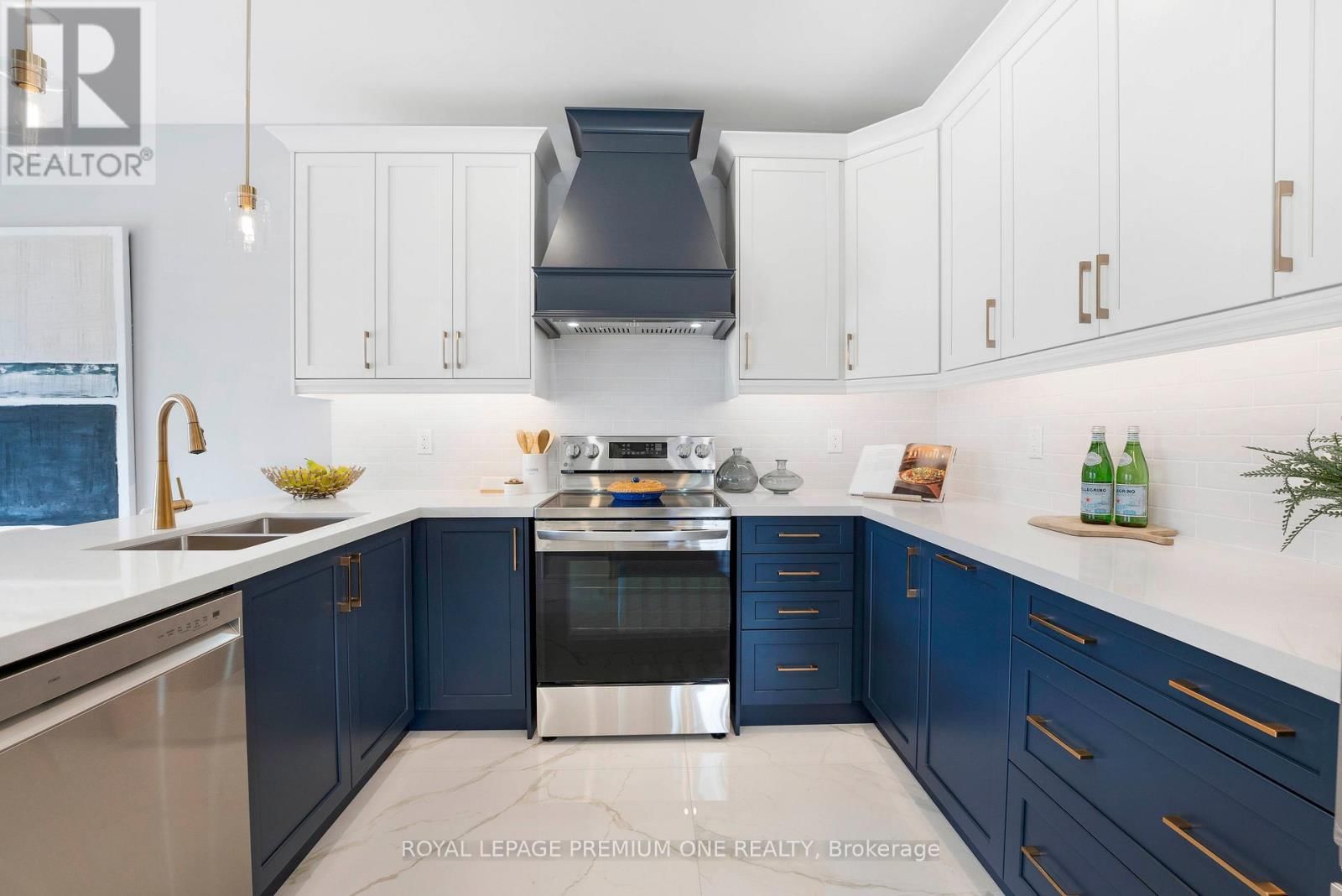 8 JACK KENNY COURT Image 9