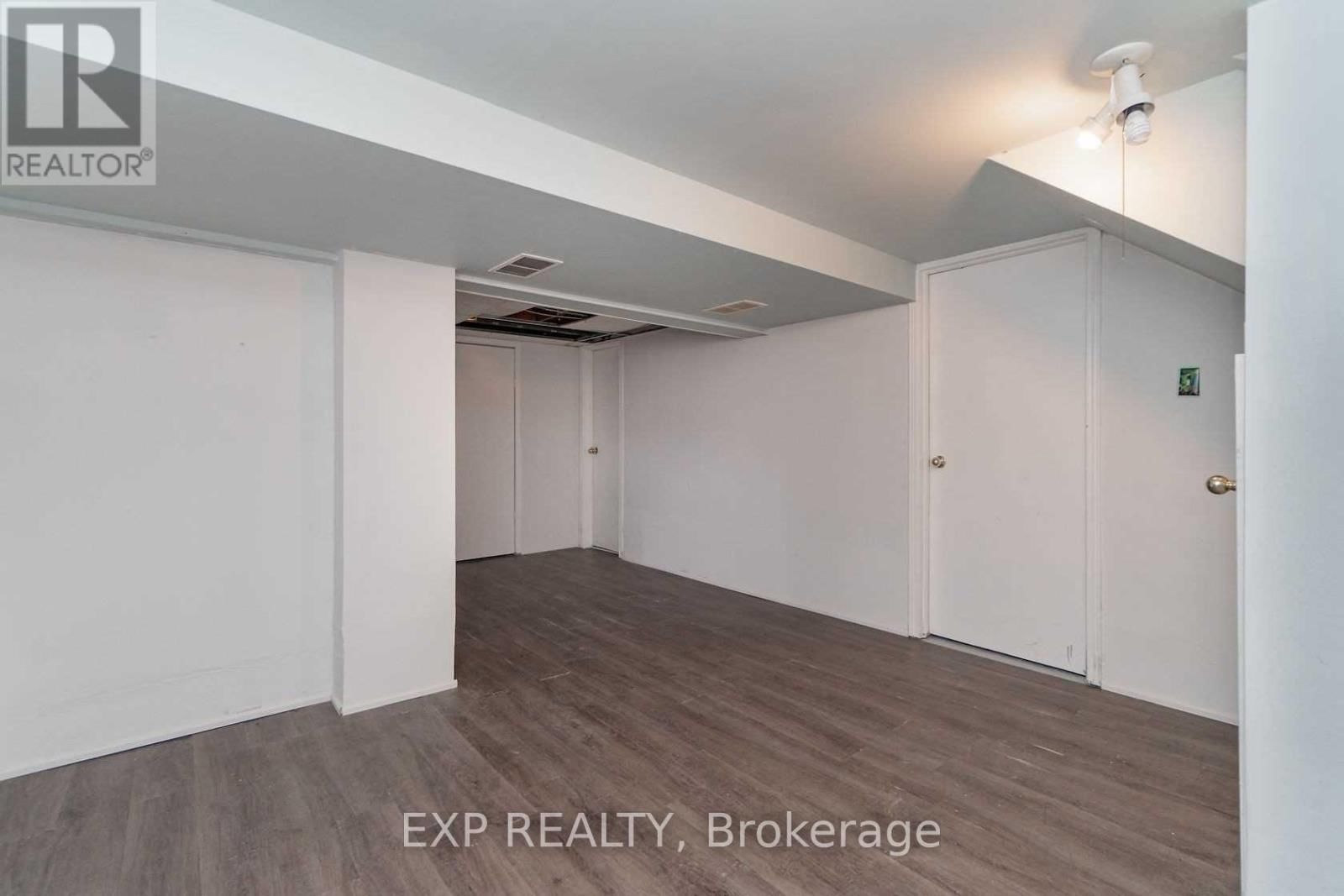 204 JOHN STREET Image 13