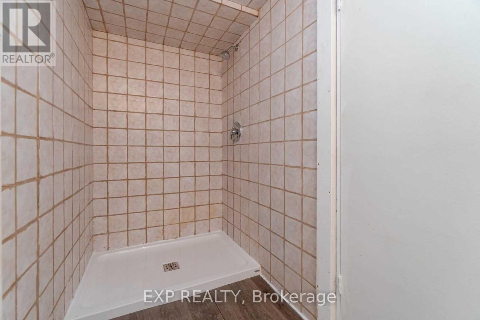 204 JOHN STREET Image 15