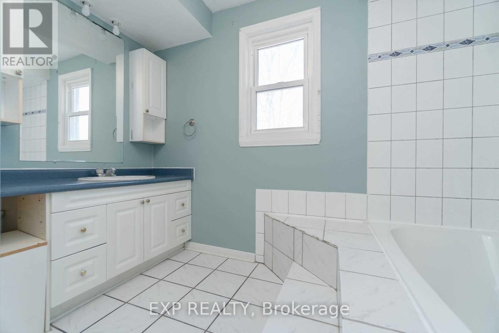 204 JOHN STREET Image 7