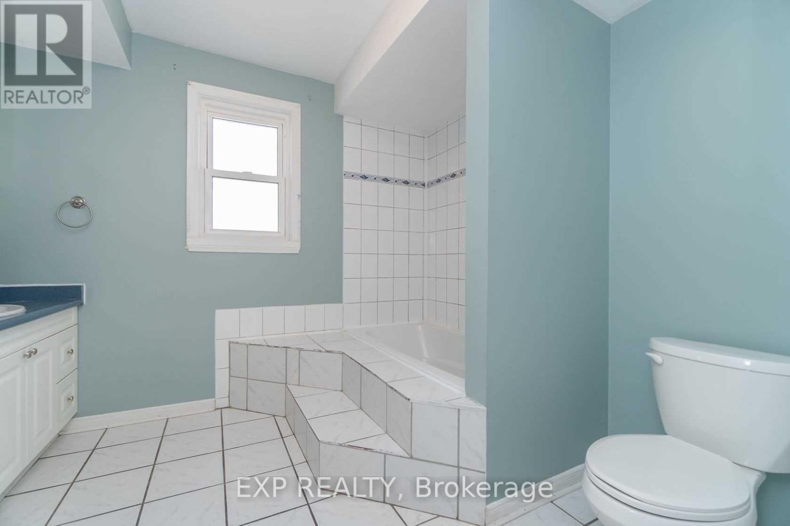 204 JOHN STREET Image 8