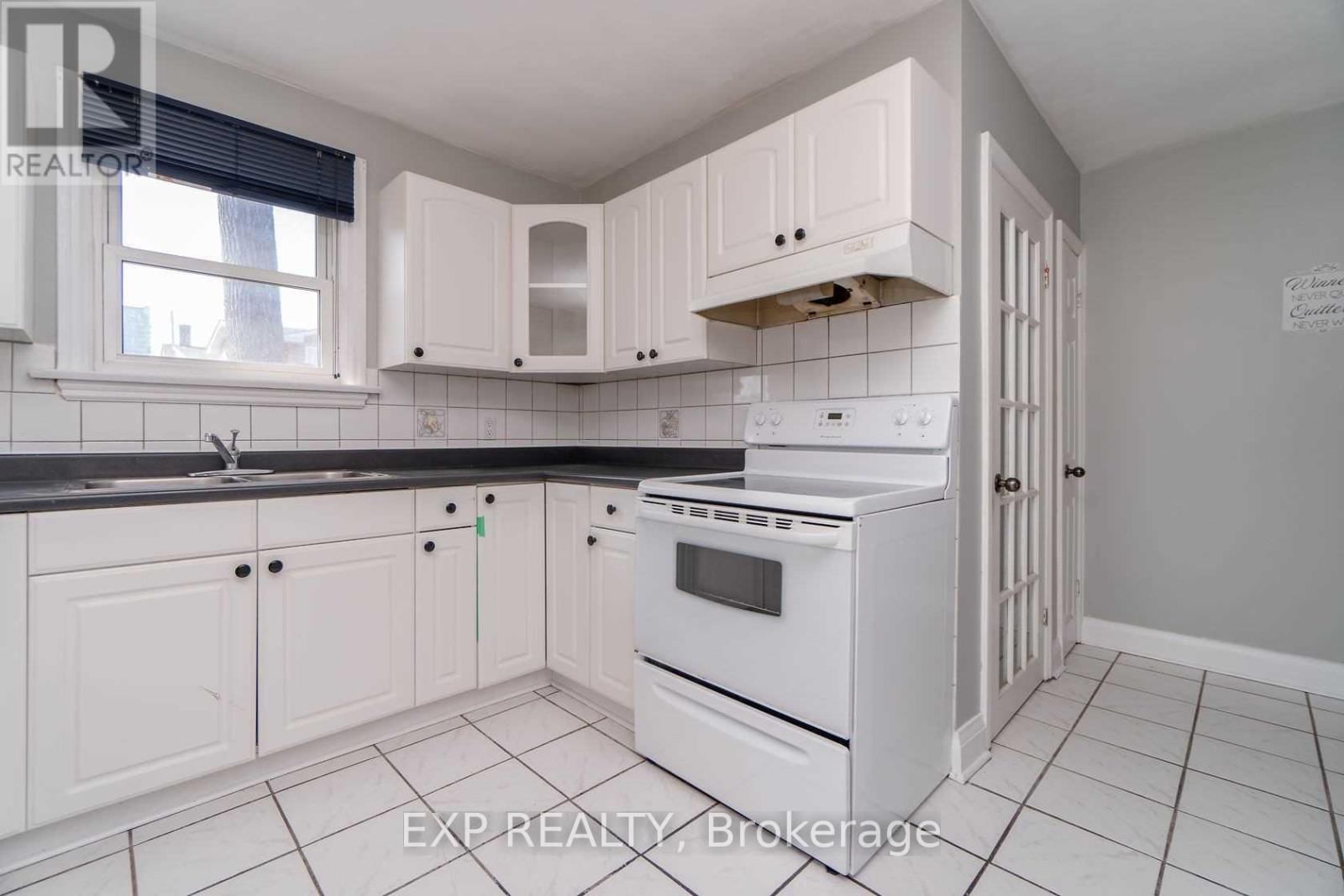 204 JOHN STREET Image 9