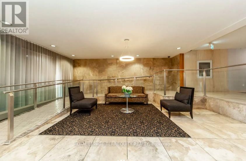 2212 - 155 MARLEE AVENUE Image 22