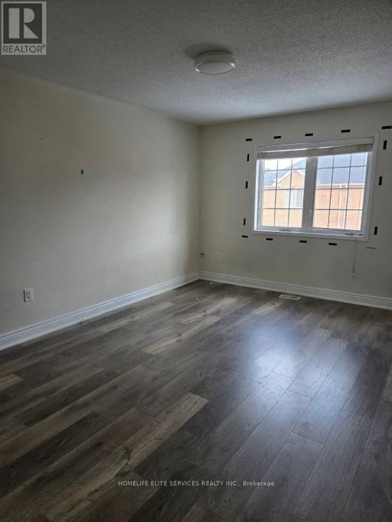 110 CRYSTALVIEW CRESCENT Image 6