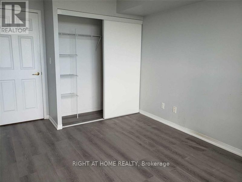 906 - 4900 GLEN ERIN DRIVE Image 5