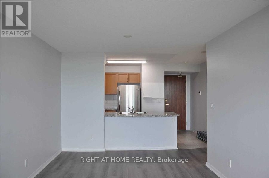 906 - 4900 GLEN ERIN DRIVE Image 6