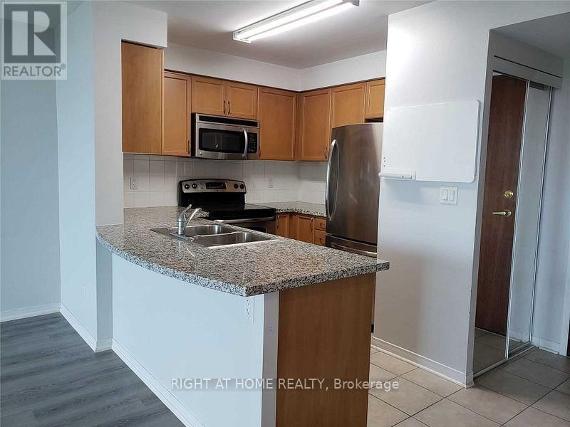 906 - 4900 GLEN ERIN DRIVE Image 8