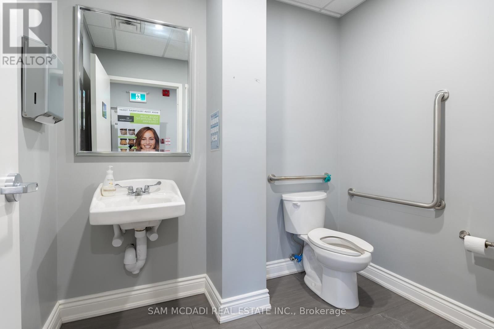 1651 LAKESHORE ROAD WEST Image 13