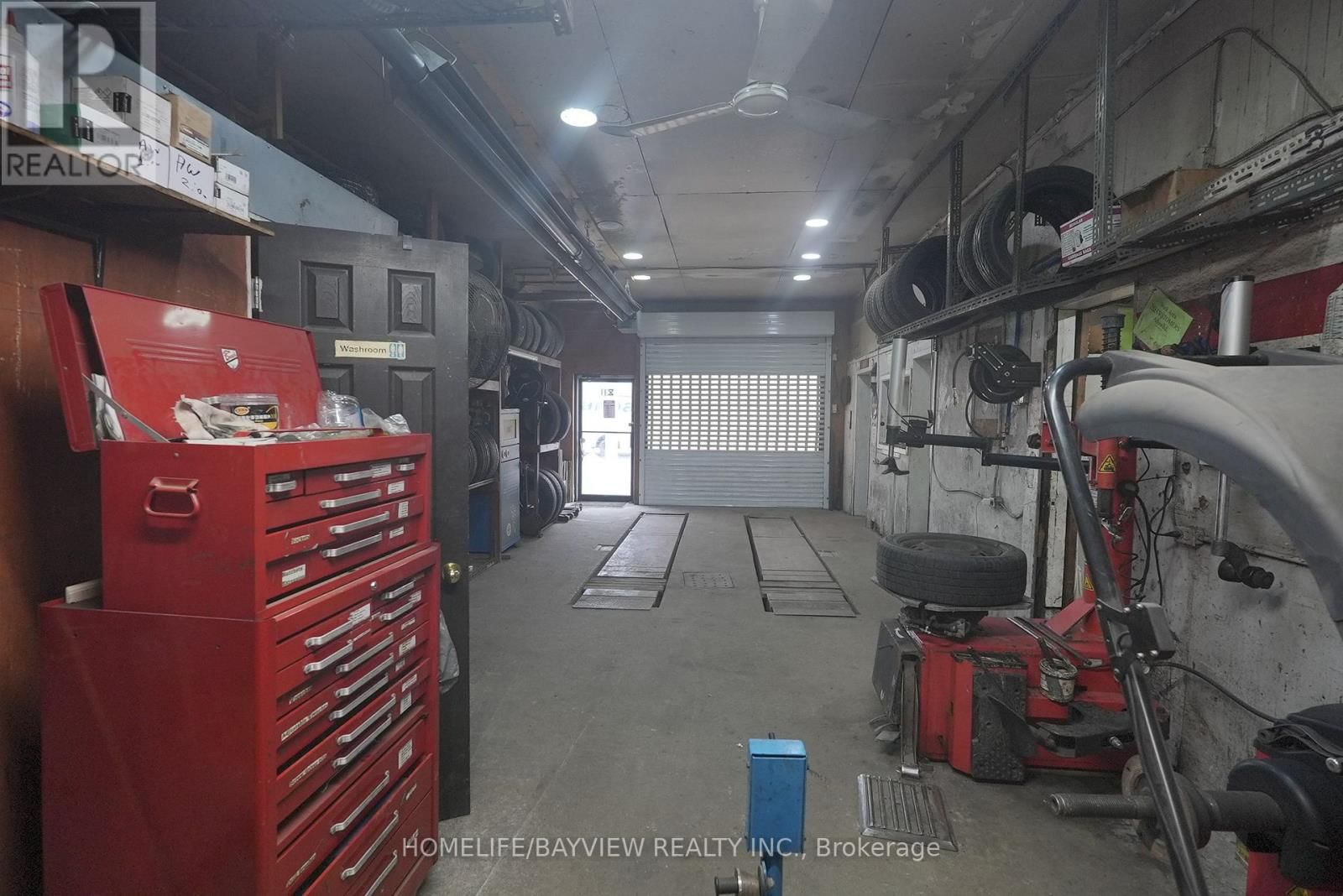 811 LAKESHORE ROAD EAST Image 11