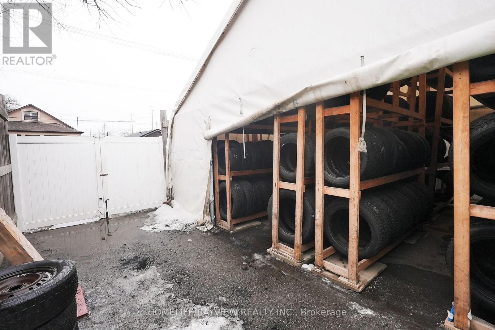 811 LAKESHORE ROAD EAST Image 4