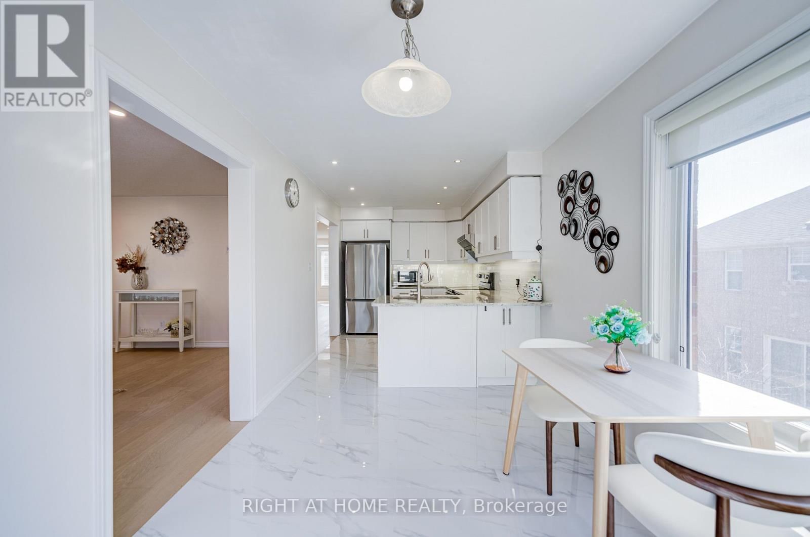 3064 HIGHBOURNE CRESCENT Image 23