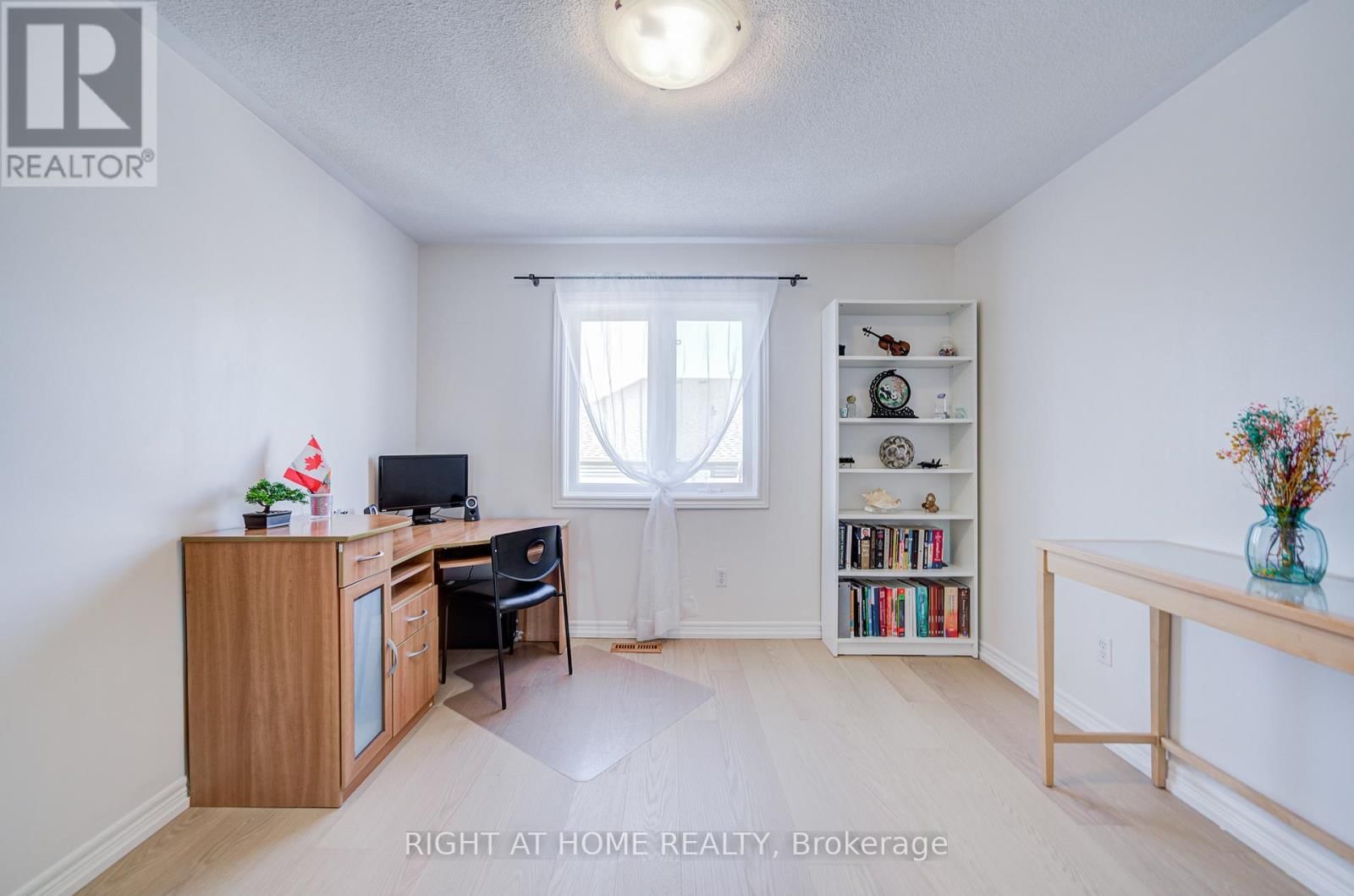 3064 HIGHBOURNE CRESCENT Image 34