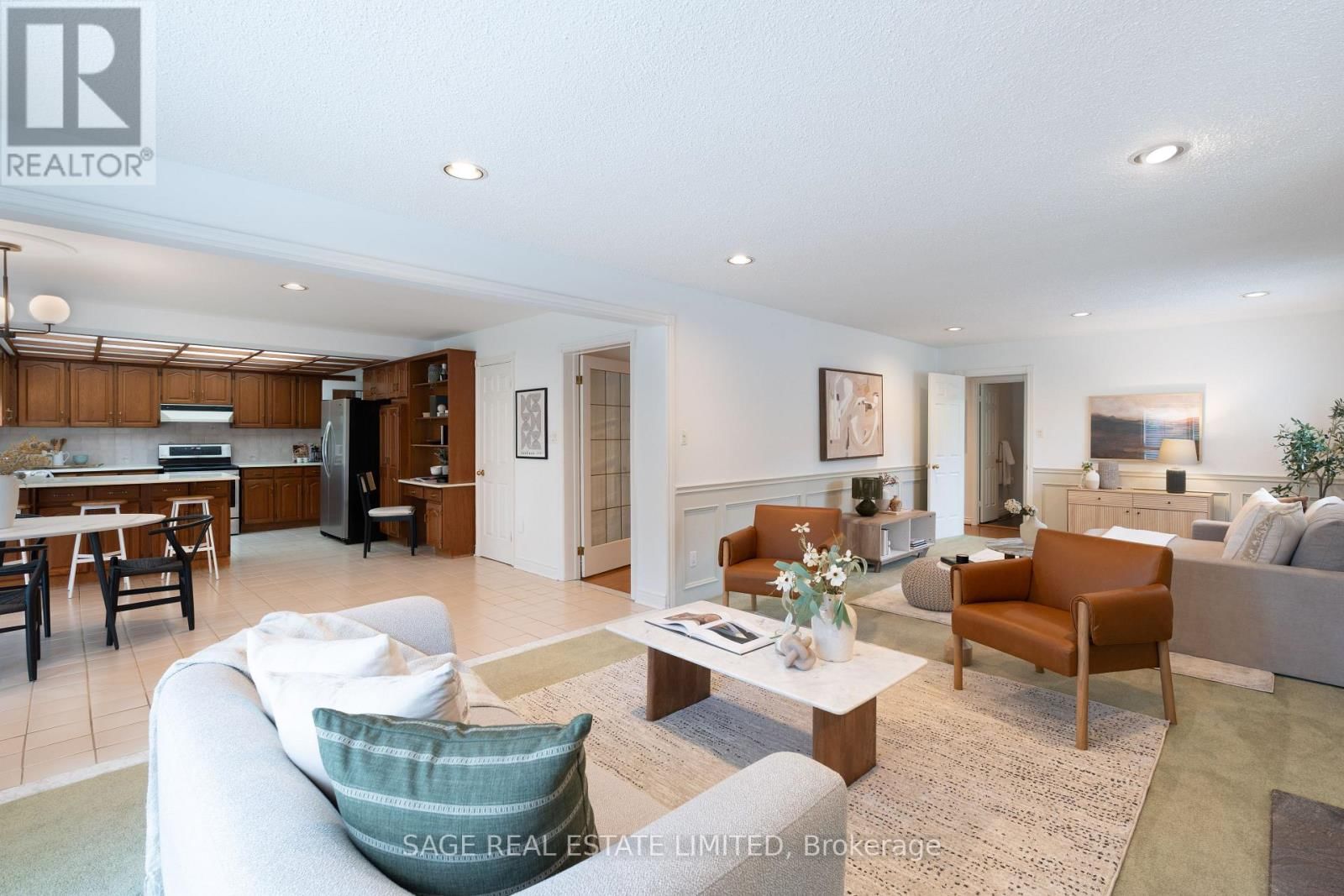 172 BURNHAMTHORPE ROAD Image 16