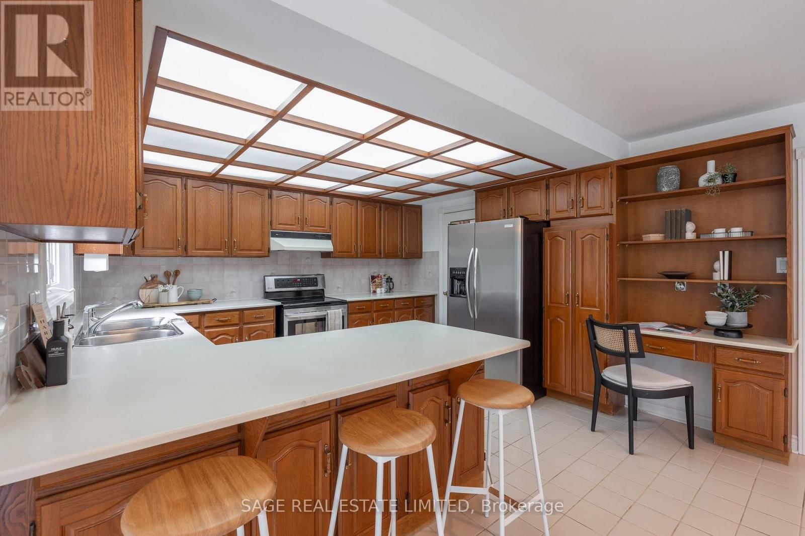 172 BURNHAMTHORPE ROAD Image 22